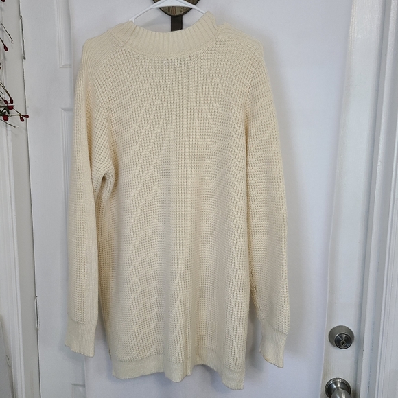 Banana Republic Woman's Oversize Pullover Crewneck Sweater, Size: XL  Cream - Picture 15 of 16